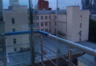 Французское остекление балкона «Парковка»